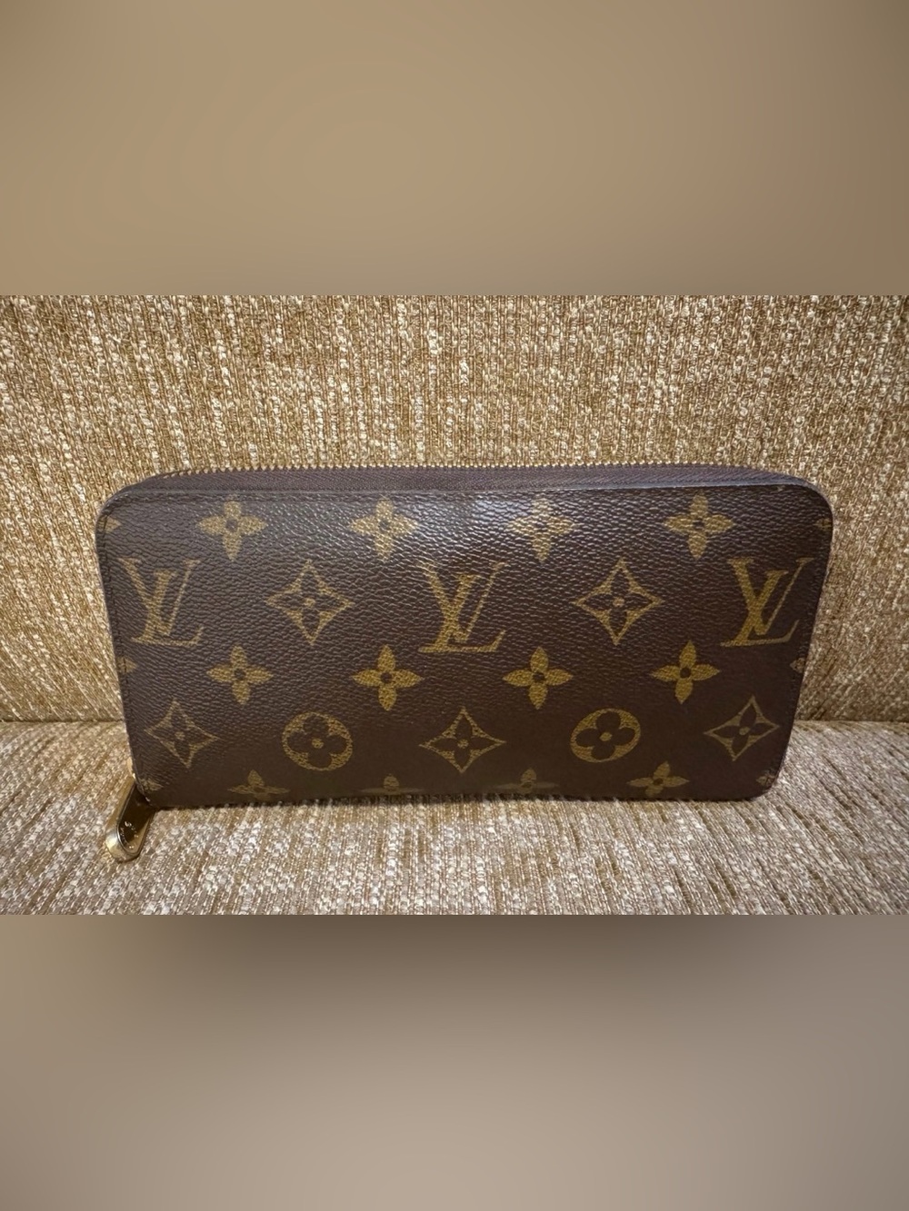 ⭐️AUTHENTIC LV LOUIS VUITTON MONOGRAM ZIPPY WALLET W/ RED INTERIOR ⭐️